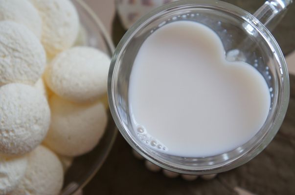 Az amerikai élelmiszerügyi hatóság azt javasolja, hogy tejként árulhassák a növényi alapú tejpótló italokat is