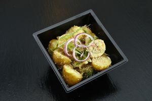 Izgalmas ízkombináció: fenyőmagos saláta ebédre hangolva