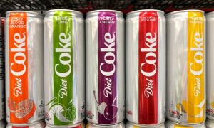 Tarolnak a Coca Cola új, diétás ízei