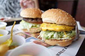 Átverés a McDonald’s húsmentes burgere?